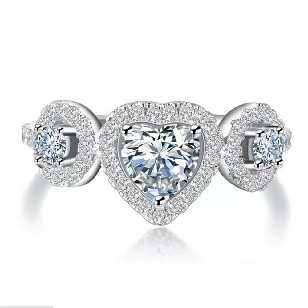 💎NEW💎 3 STONES HALO HEART RING - Picture 5 of 7